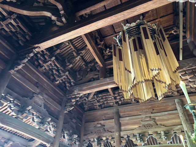 瑞龍寺仏殿の天井を支える複雑な木組み