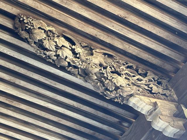 瑞泉寺太子堂の桐に鳳凰をあしらった手挟彫刻