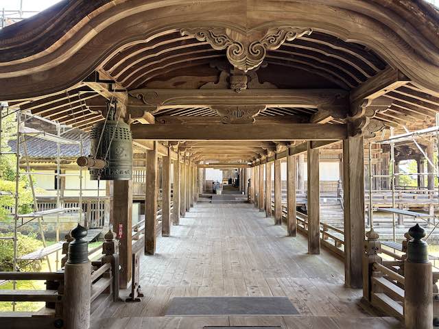 瑞泉寺の本堂と太子堂をつなぐ廊下