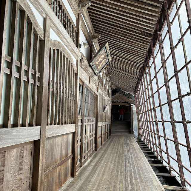 静寂に包まれた冬の永平寺の回廊