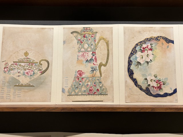 色彩豊かなノリタケのデザイン画帖
