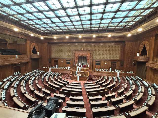 傍聴席から見た国会議事堂の参議院本会議場