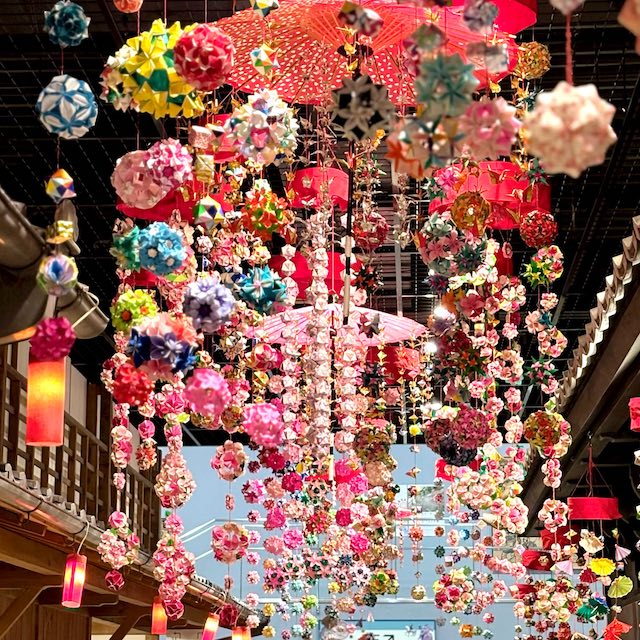 瀬戸蔵ミュージアムの折り紙つるし雛