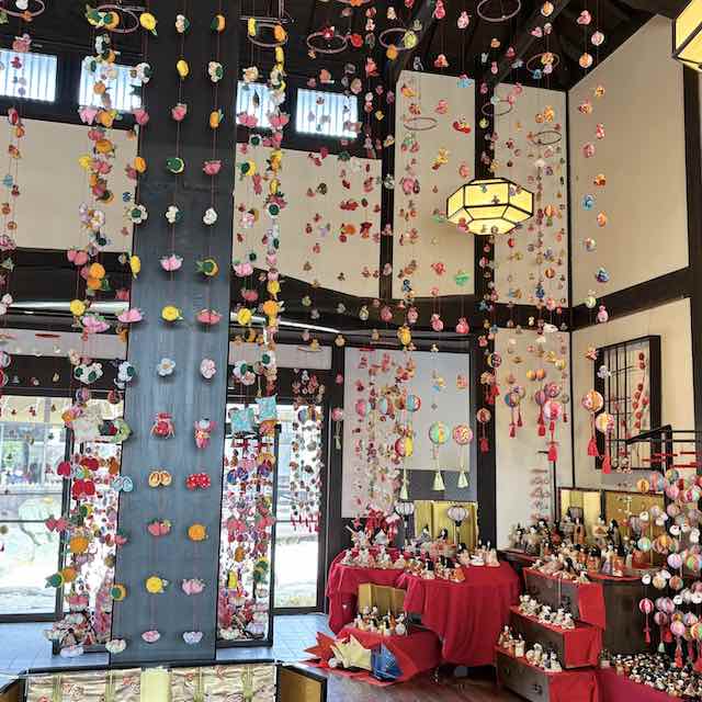 花久の里のつるし雛飾り