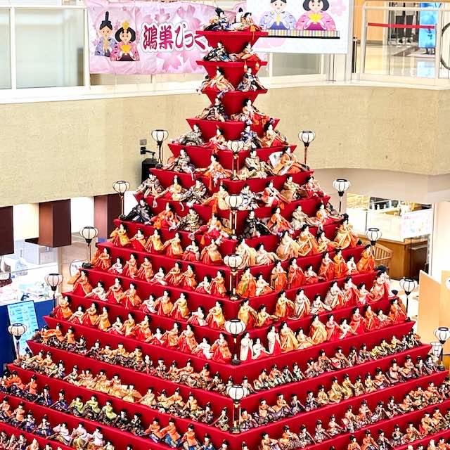 鴻巣びっくりひな祭り エルミこうのすの巨大雛壇