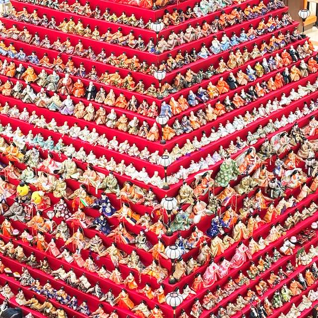 鴻巣びっくりひな祭りの7mピラミッド雛壇