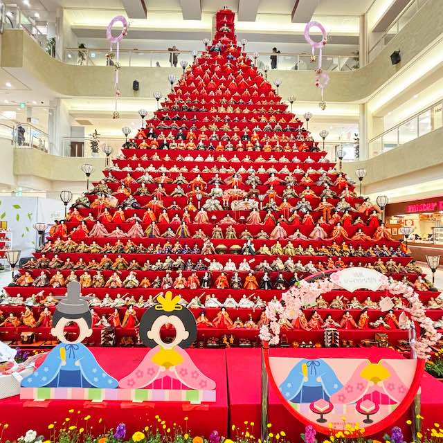 鴻巣びっくりひな祭りの7mピラミッド雛壇
