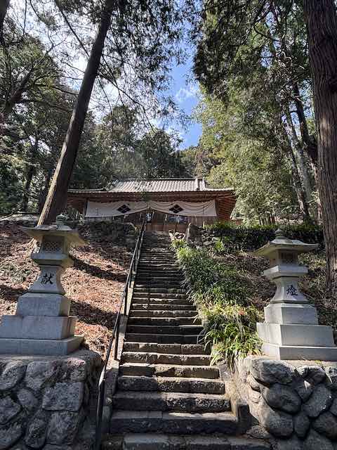 武田八幡宮の2番目の階段