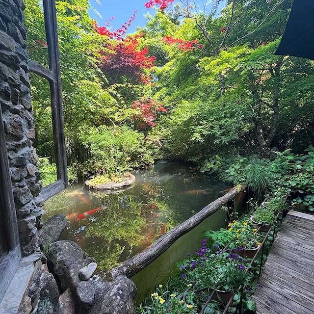 深沢小さな美術館 外観 森の中の古民家美術館