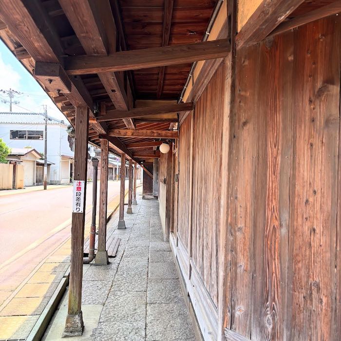 吉田地区の今井家の雁木