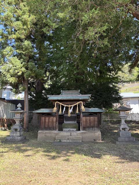 御作田社の正面