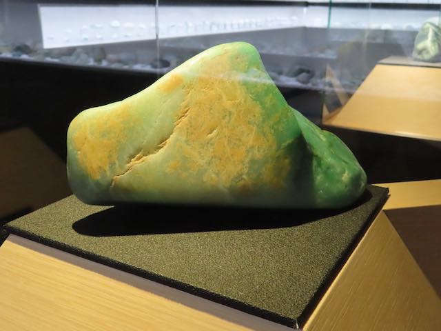 フォッサマグナミュージアムに展示されている翡翠