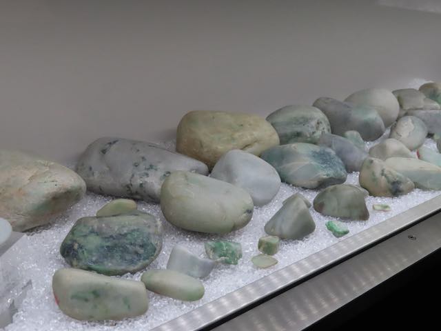フォッサマグナミュージアムに展示されている翡翠