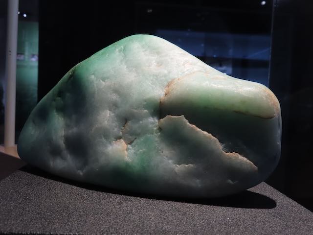 フォッサマグナミュージアムに展示されている翡翠