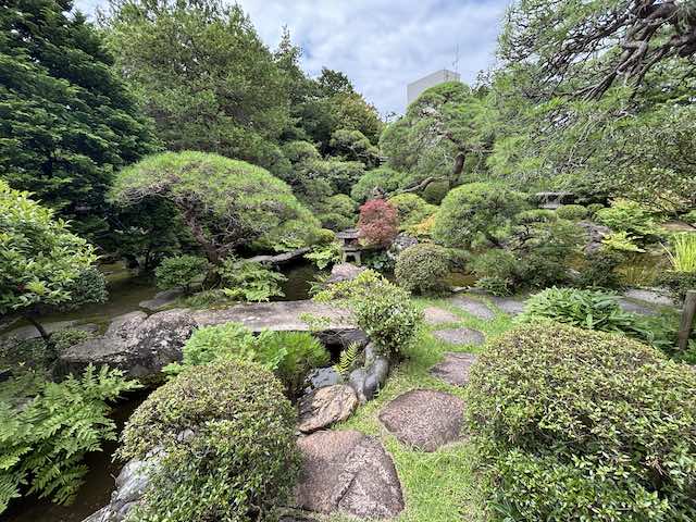 山本亭の美しい日本庭園