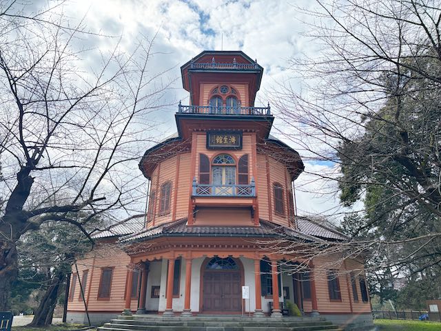 山形市郷土館 八角形の正面玄関
