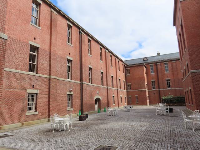 文翔館 中庭の様子