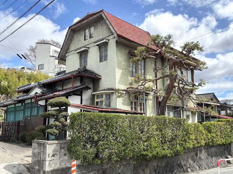 上田市内で見かけたレトロな建物