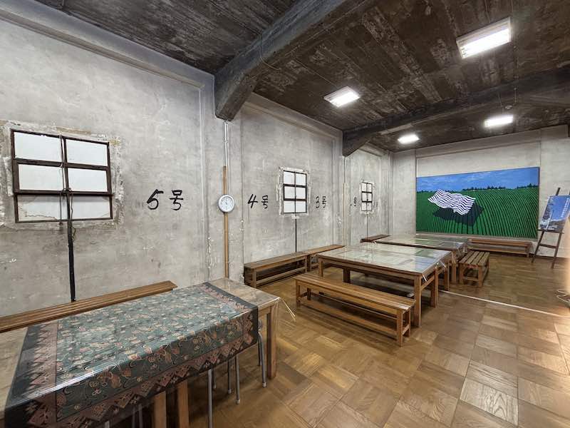 常田館製糸場の5階鉄筋繭倉庫の1階