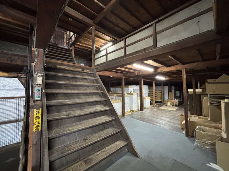 常田館製糸場の５階繭倉庫の階段
