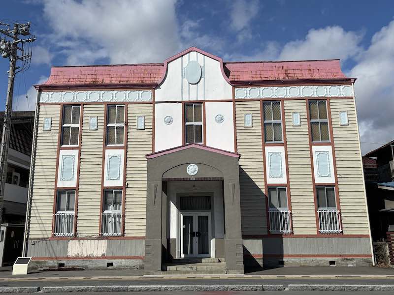 可愛いレトロな旧上田市立図書館