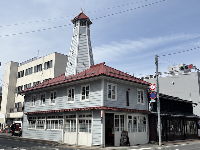 消防団の詰め所として使われた紺屋町番屋のレトロな建物