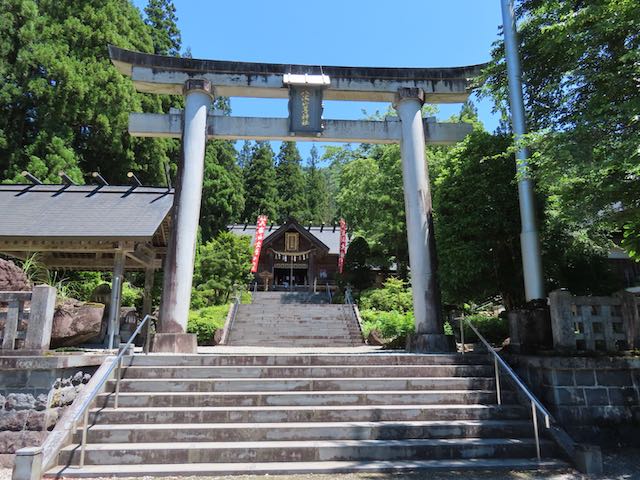 八海山尊神社の大鳥居