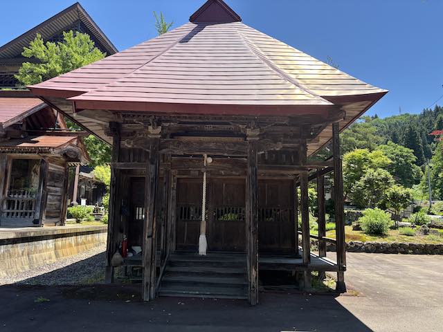 西福寺にある白山神社