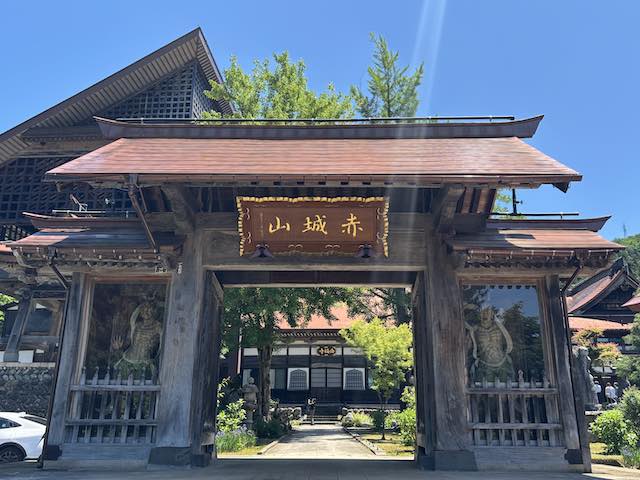 西福寺の山門（白門）