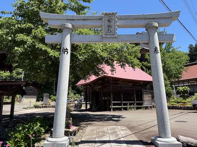 西福寺にある白山神社の鳥居