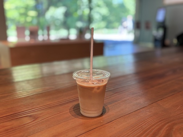 八海山雪室カフェの甘酒が入ったカフェオレ