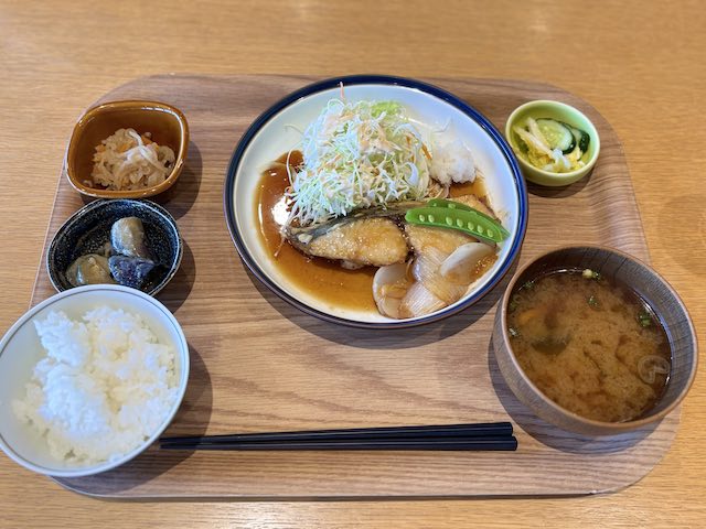 八海定食の魚定食