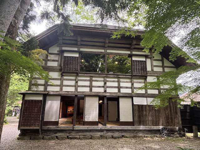 青柳家の庭から眺めた武家屋敷