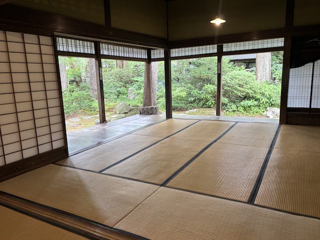 石黒家の広縁と庭を望む座敷