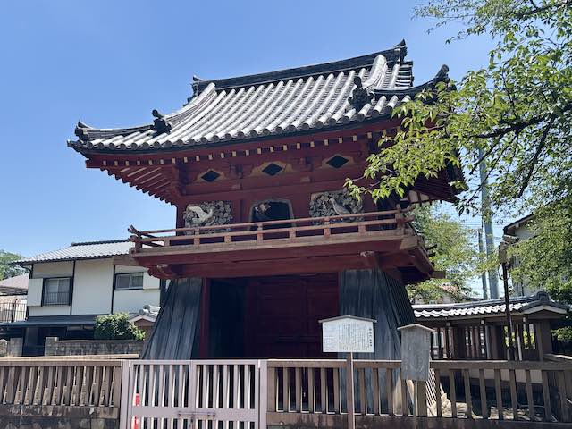 喜多院の彫刻が美しい鐘楼門