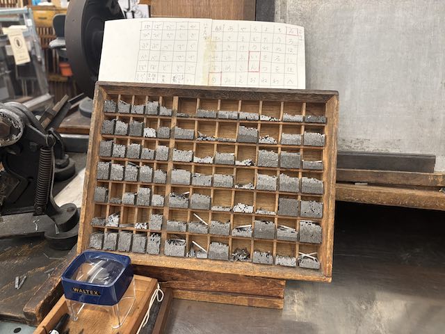 活版印刷の植字で使うルビ用の小さな活字