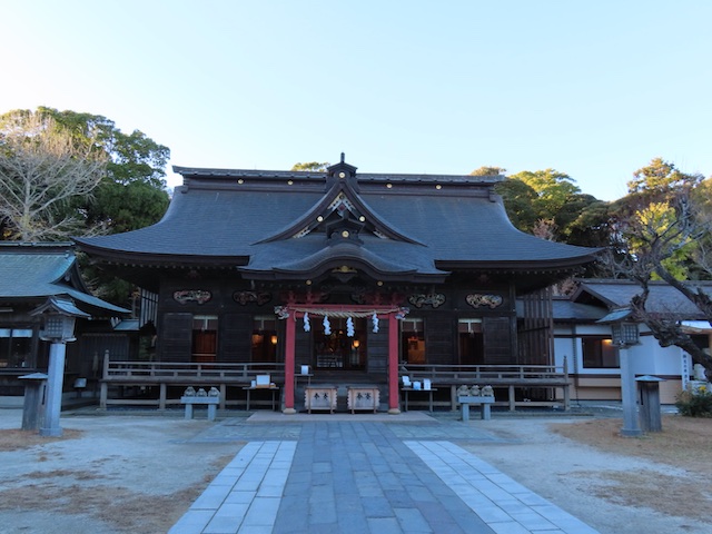 大洗磯前神社の拝殿と境内の様子
