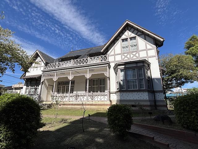 旧中埜家住宅の洋風建築と木骨の意匠がわかる外観