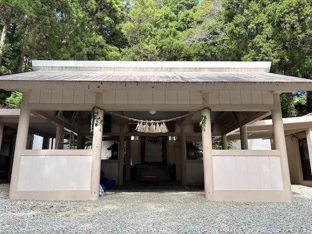 坂手島の若宮神社の社殿
